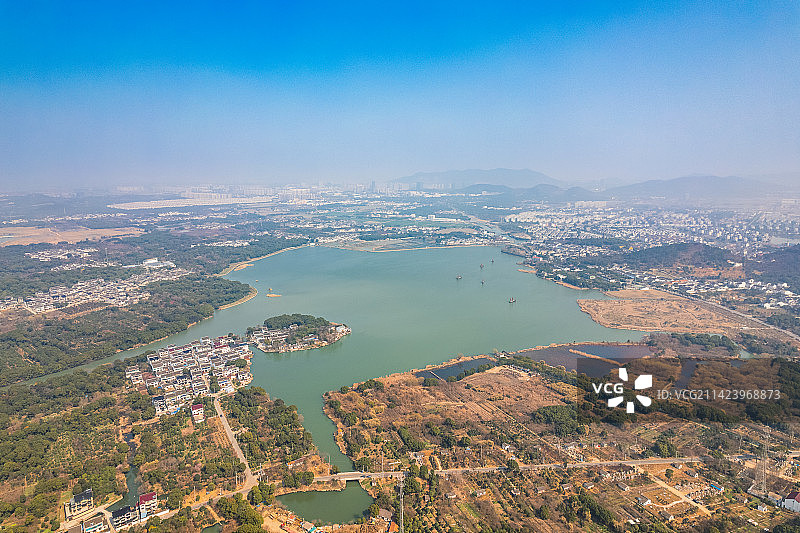 航拍苏州西山岛光福太湖自然风光全景图片素材