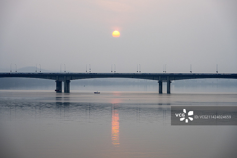襄阳汉江夕阳黄昏城市自然风光图片素材