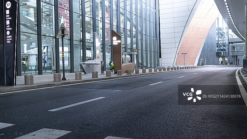 北京大兴国际机场出发层道路图片素材