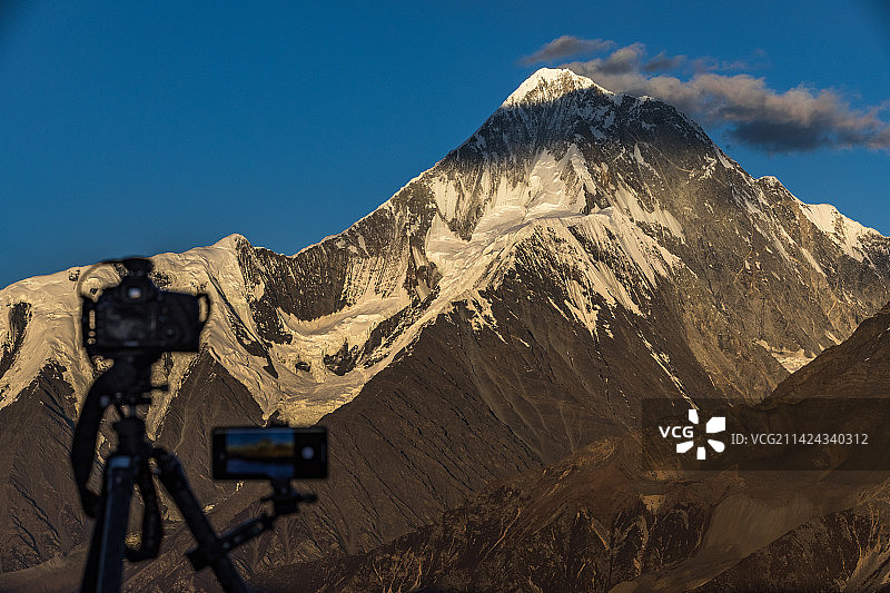 贡嘎雪山图片素材