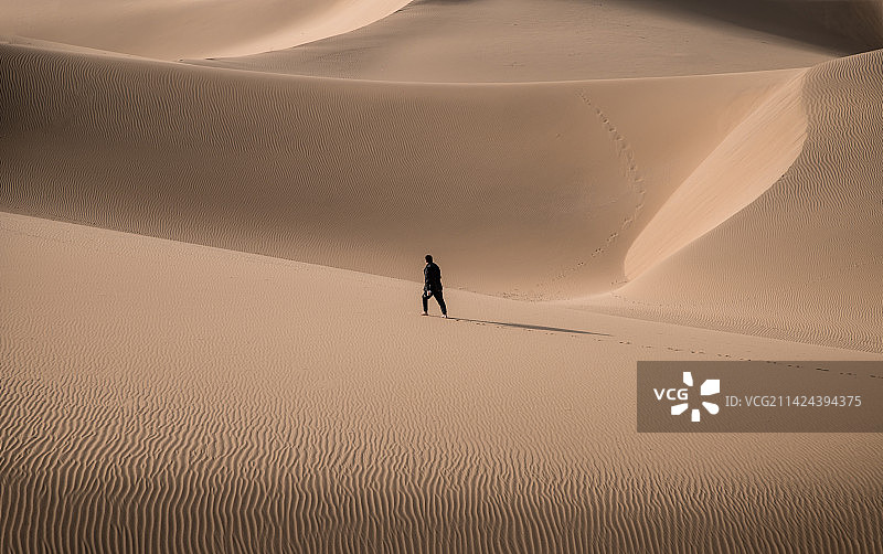 新疆沙漠风景图片素材