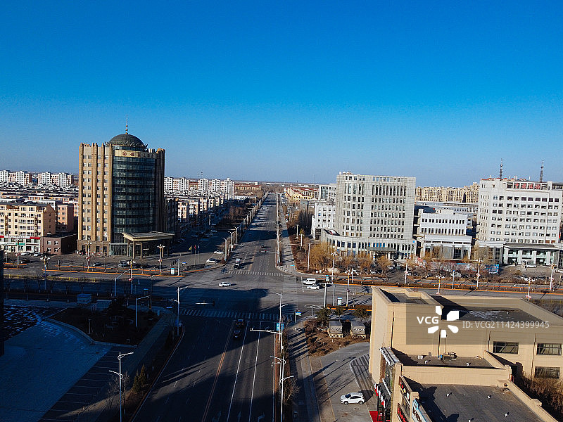 盘山县 地标 航拍 府前大街 创业大厦图片素材