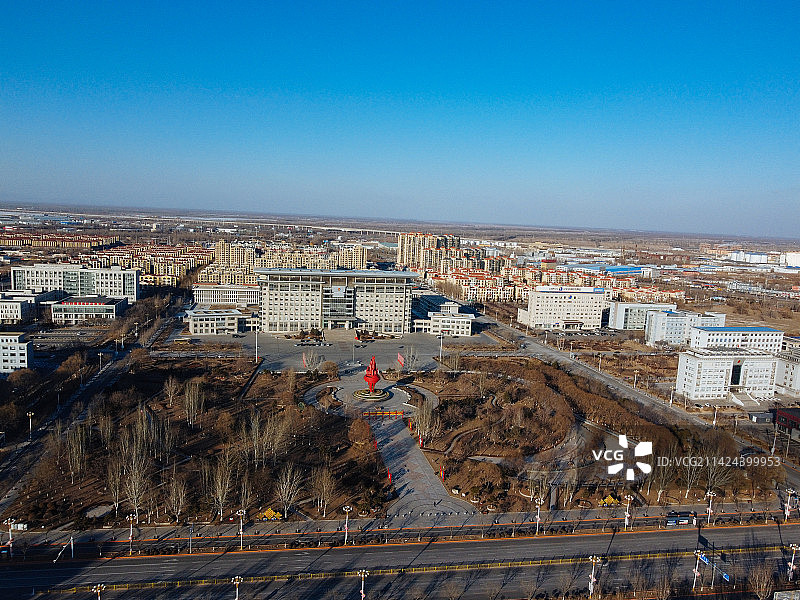 盘山县 地标 航拍 府前大街 创业大厦图片素材