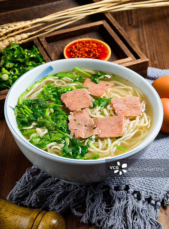 牛肉刀削面图片素材