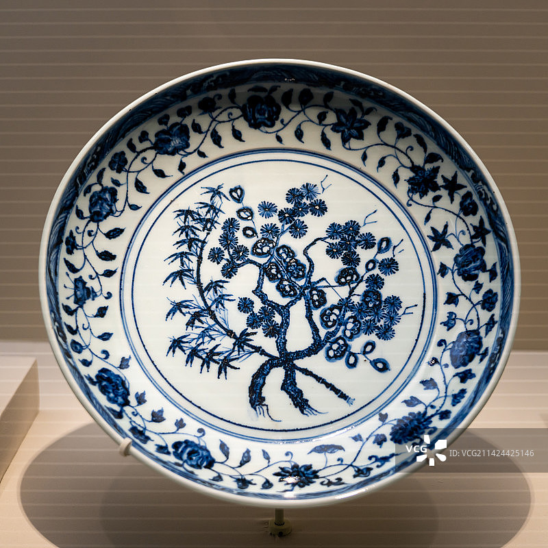 明永乐青花松竹梅图盘（1403-1424）图片素材