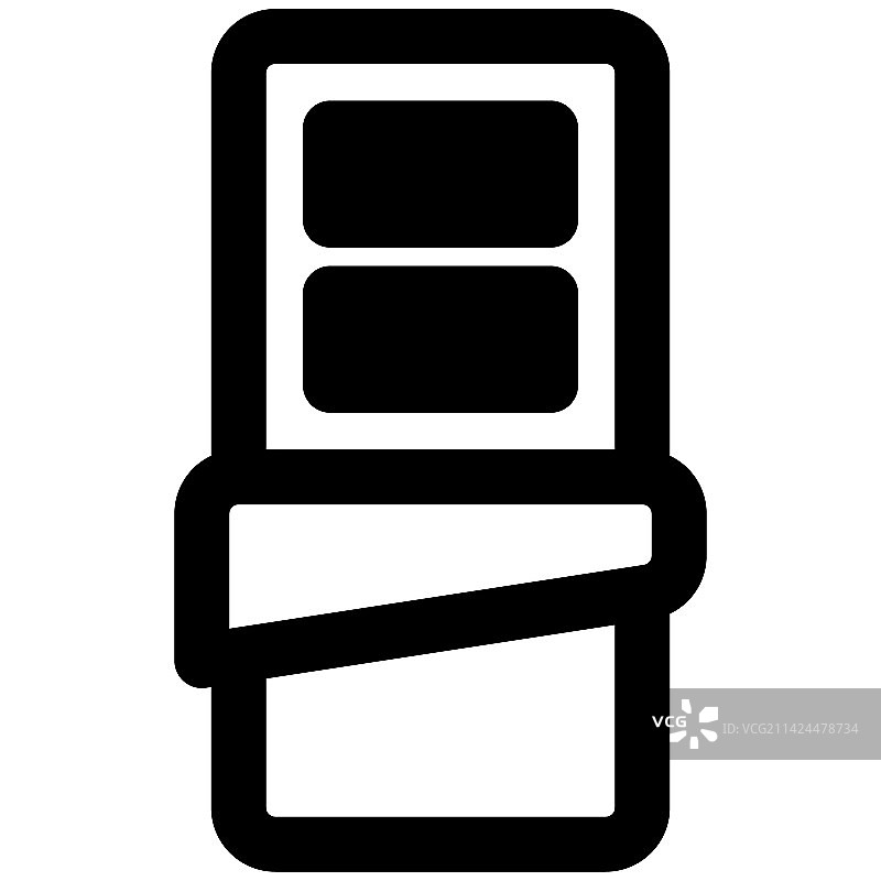 包装纸里的美味黑巧克力图片素材