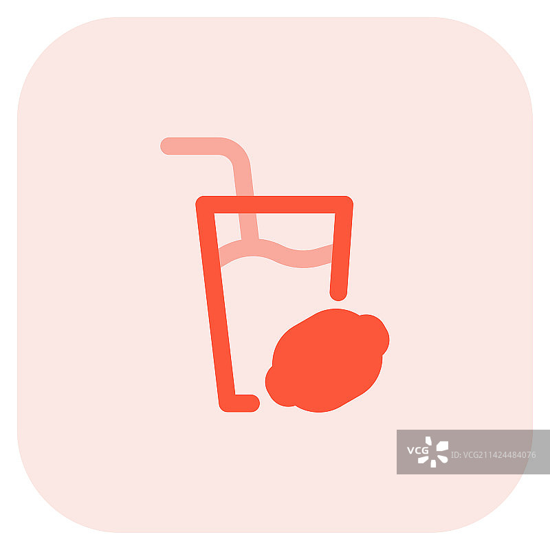 玻璃杯装的清爽柠檬汁图片素材