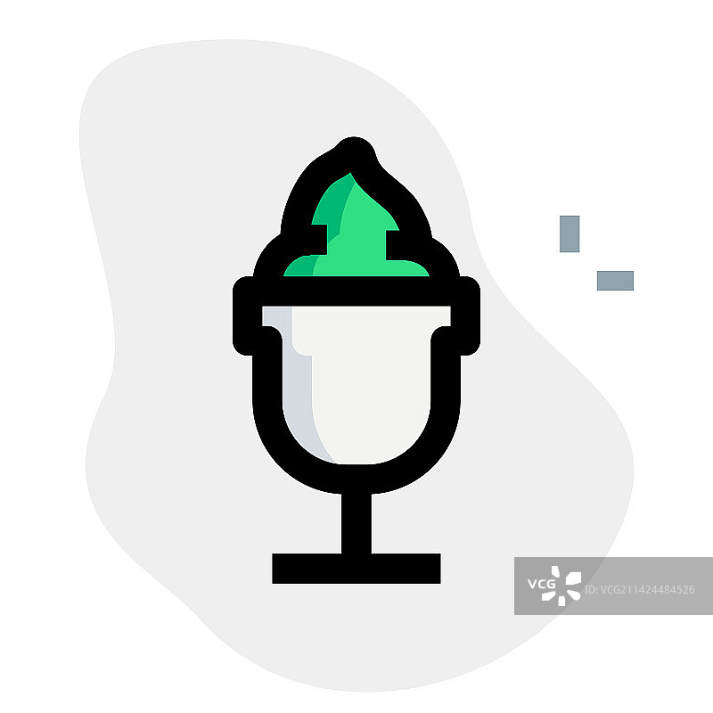 装满调味浓稠奶昔的玻璃杯图片素材