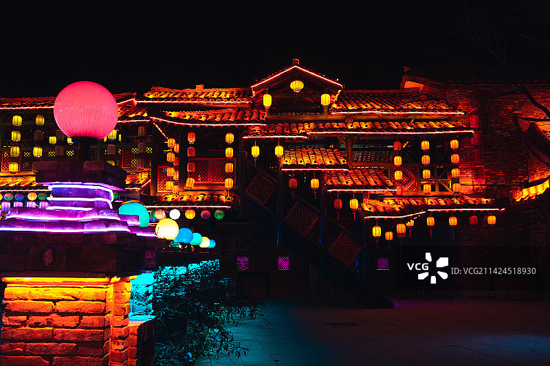 西安周至水街烟火巷子夜景图片素材