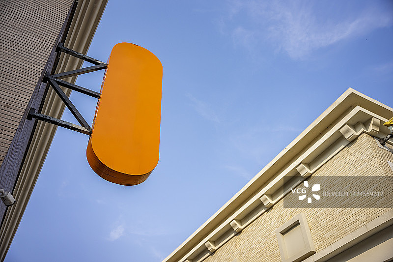 南京江宁华谊兄弟电影小镇民国风建筑局部与复古风招牌图片素材