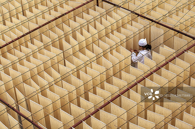 面条 挂面 晒面 晾晒 晾干 面食 食品 晒干图片素材