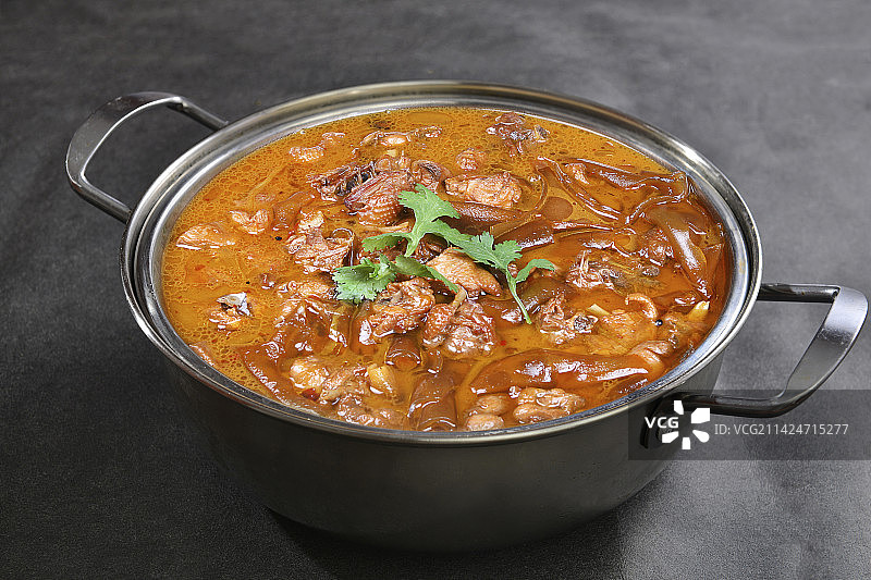 小鸡炖蘑菇图片素材