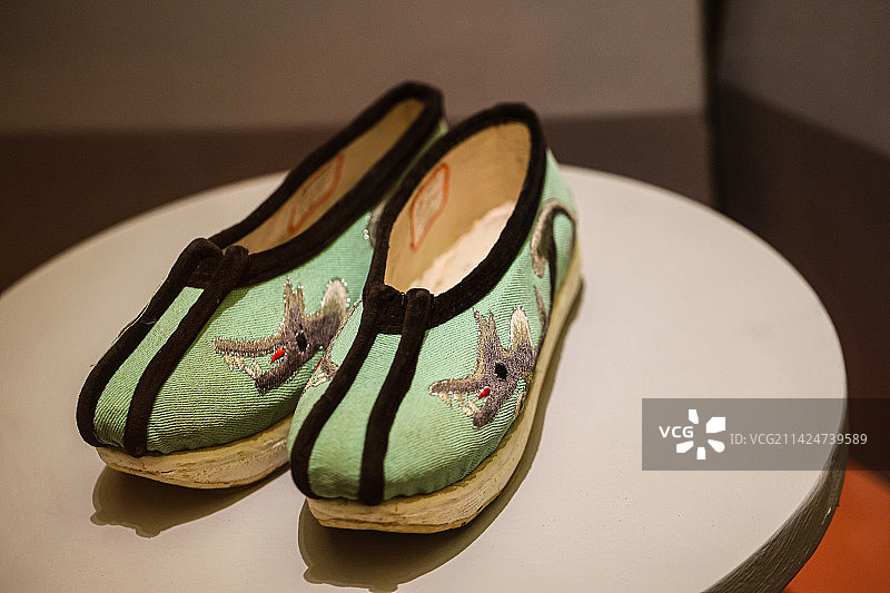 中国戏曲表演绣花鞋图片素材