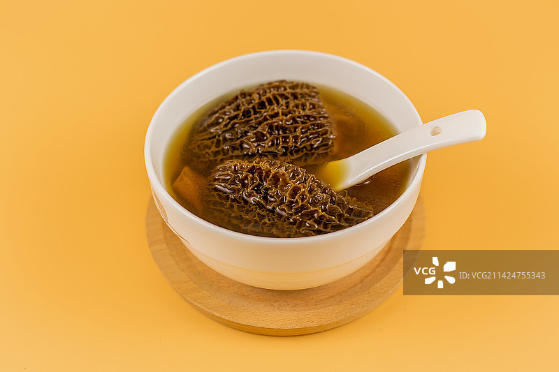 羊肚菌汤影棚拍摄图片图片素材