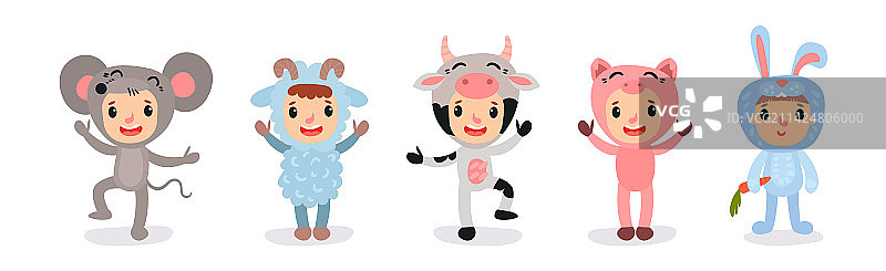 穿着动物服装的可爱儿童角色图片素材