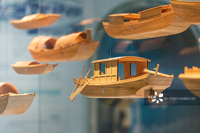 中国浙江杭州江南水乡文化博物馆，木船模型图片素材