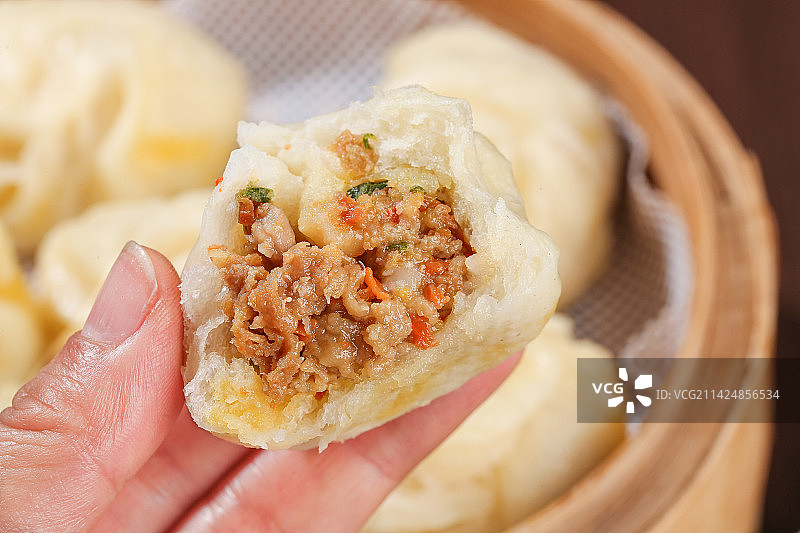 深底上的杭州小笼包图片素材