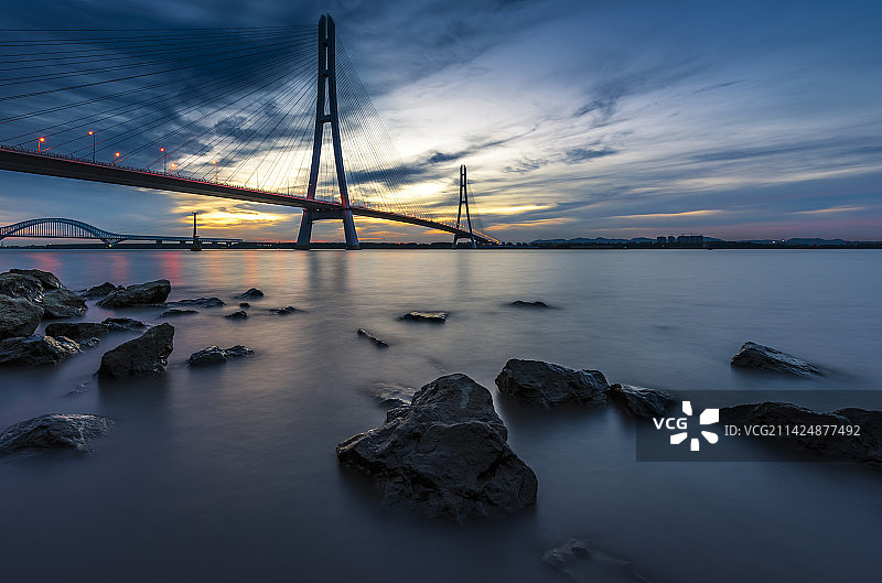 跨江大桥日落图片素材