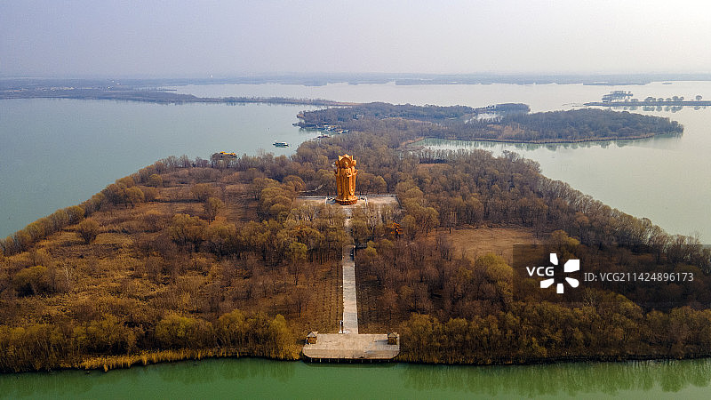 中国山东济宁太白湖旅游景区航拍俯视图图片素材