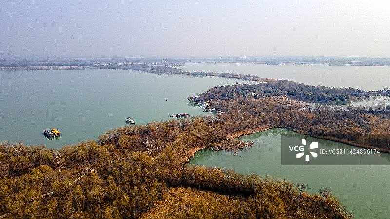 中国山东济宁太白湖旅游景区航拍俯视图图片素材