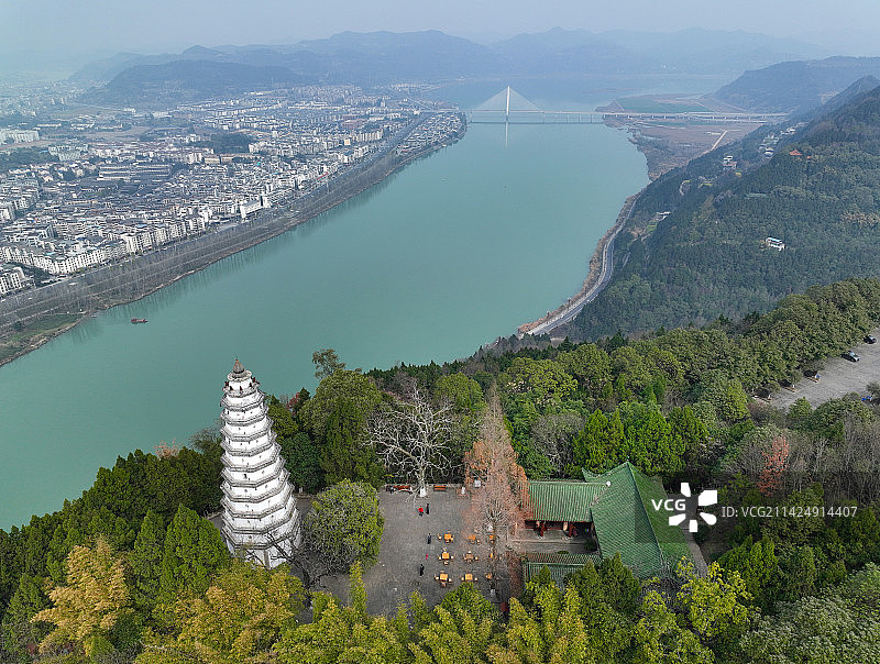 四川省南充市阆中市阆中古城东山园林白塔山公园航拍图片素材