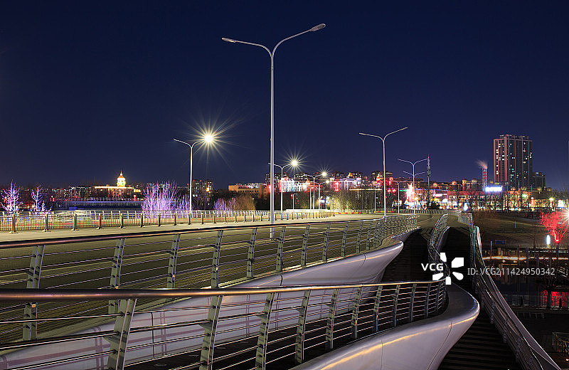 北京通州千荷泻露桥夜景图片素材