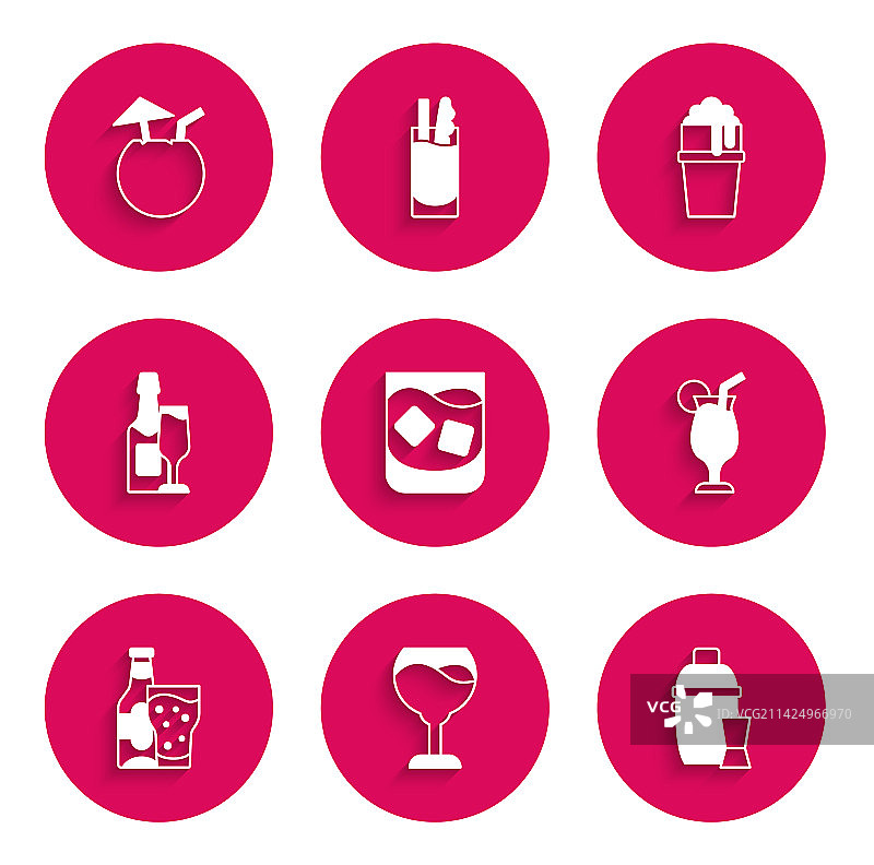 威士忌酒杯葡萄酒杯调酒器图片素材