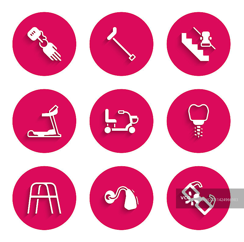 电动轮椅、助听器和眼镜图片素材