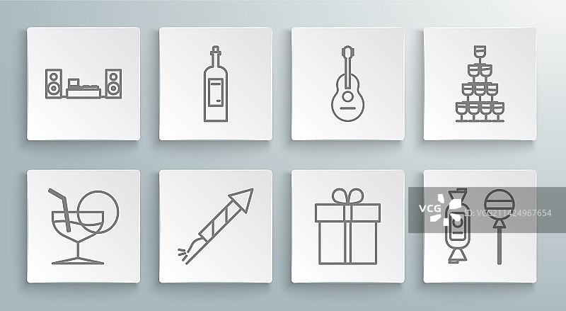 马提尼酒杯葡萄酒瓶烟花图片素材