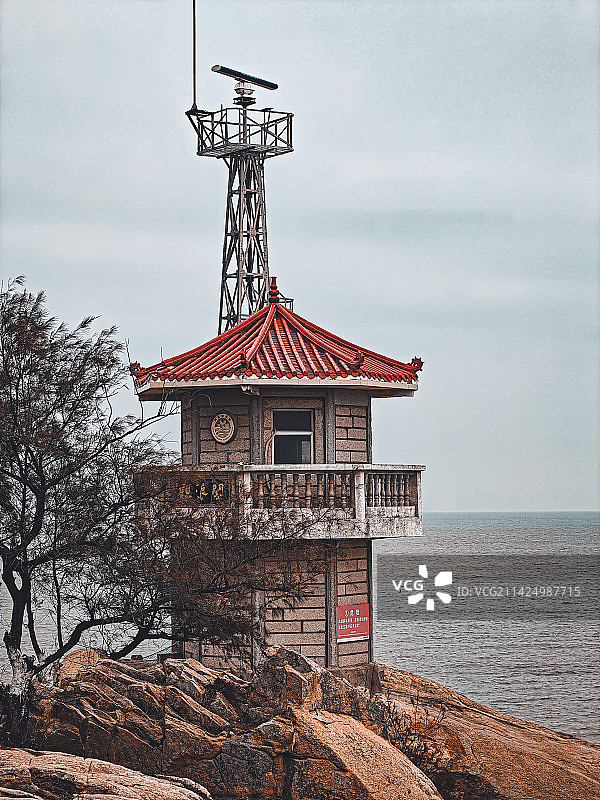 海边孤塔图片素材