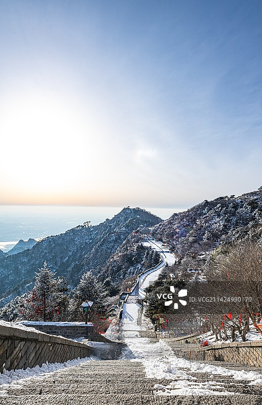 山东泰山风景区西神门看天街图片素材