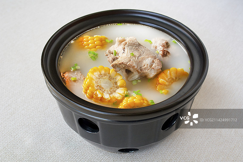 玉米炖排骨煲图片素材