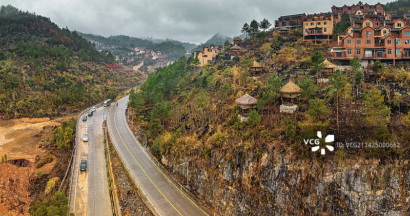 广西河池南丹县的瑶族景区，即将开业的瑶族文旅项目图片素材