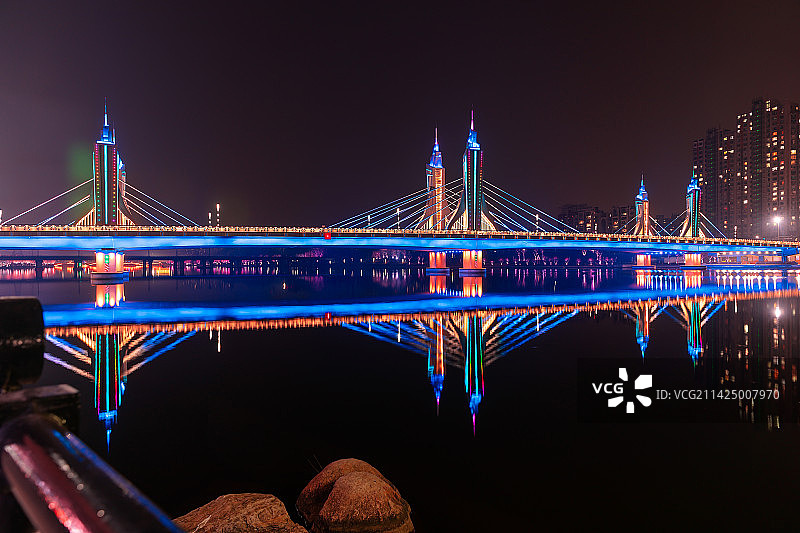 京杭大运河北京通州北运河段玉带河桥夜景灯光秀图片素材