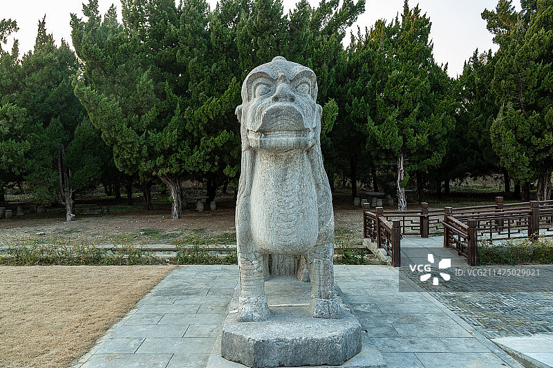 安徽滁州凤阳明皇陵景区石像生麒麟图片素材