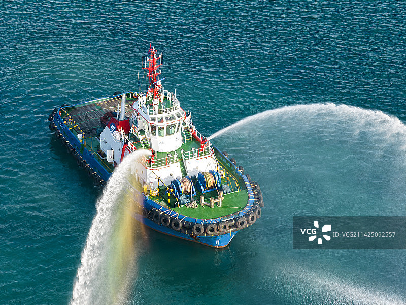 盐田港消防船彩虹洒水图片素材