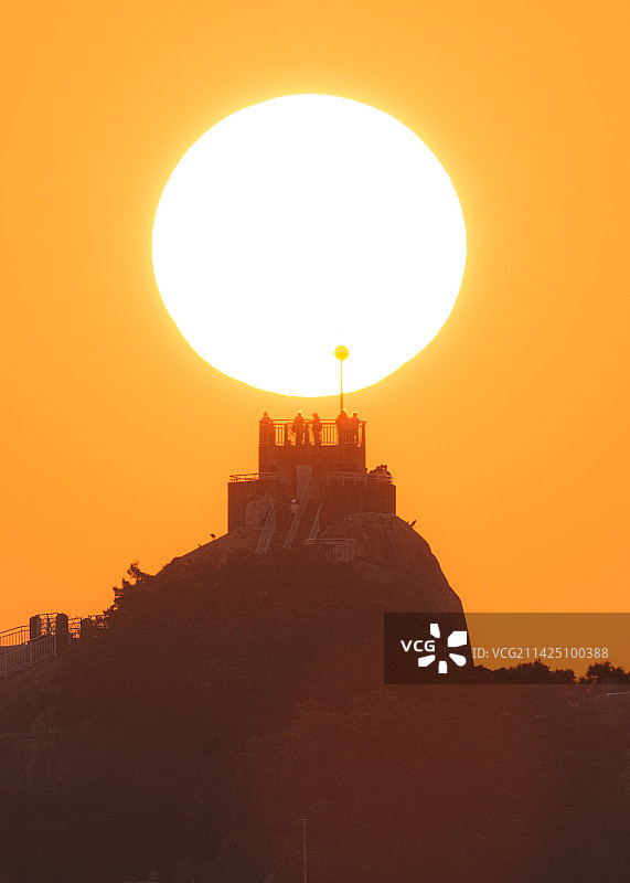 日光岩悬日图片素材