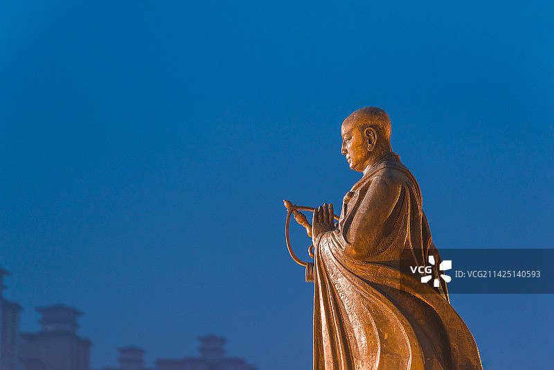 中国陕西省西安市玄奘雕塑图片素材