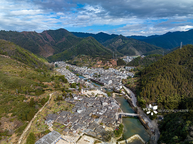 航拍江西景德镇瑶里古镇水乡古民居图片素材