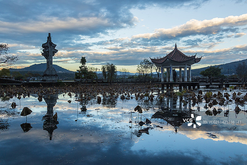 腾冲和顺古镇 晚霞映照图片素材