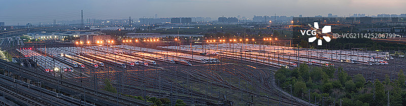 火车站动车运用所清晨图片素材