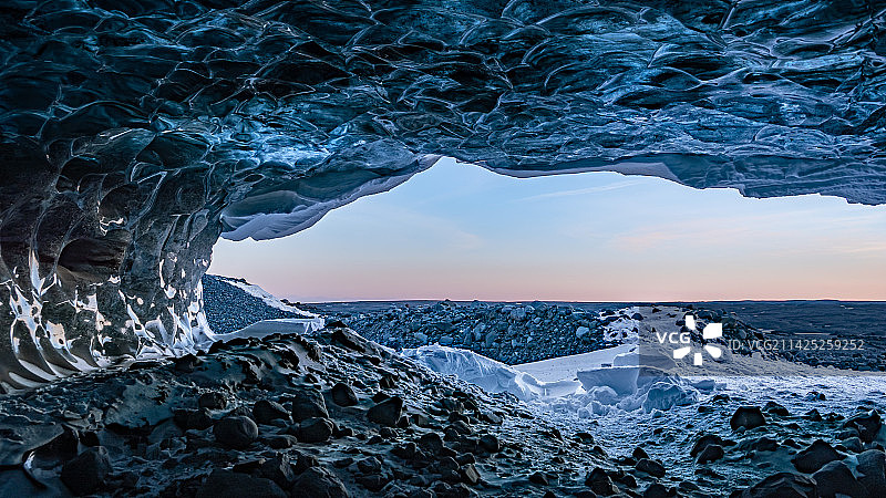 冰岛-蓝冰洞图片素材