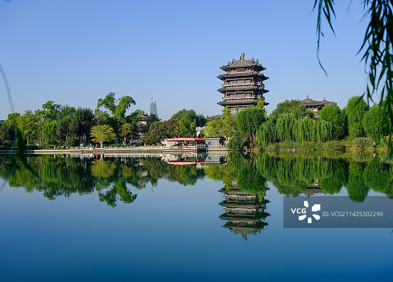 中国山东济南大明湖超然楼图片素材