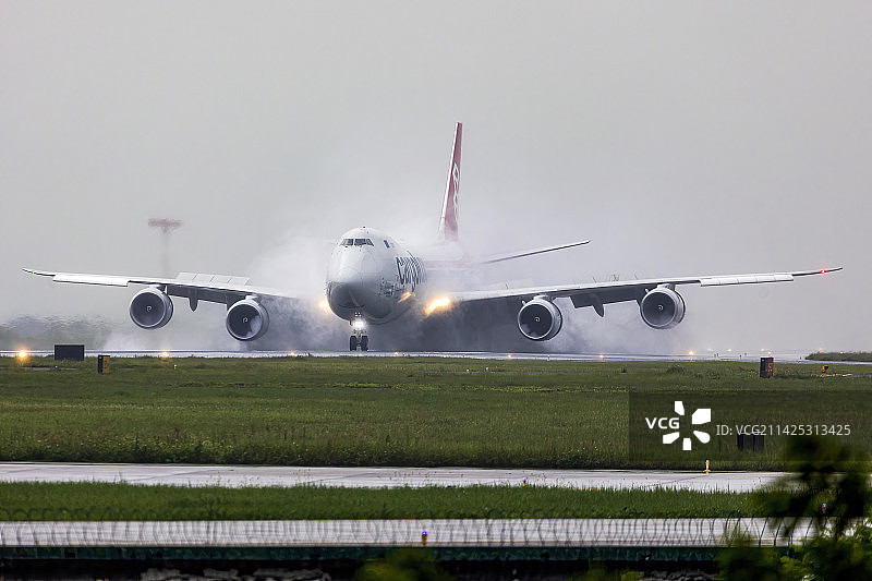 747落地吹水图片素材