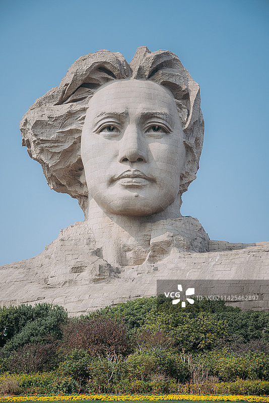 橘子洲青年毛泽东雕像特写图片素材