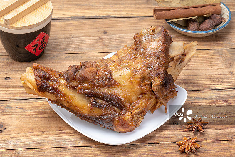 餐饮美食，酱卤大棒骨，卤猪筒子骨，棒子骨图片素材