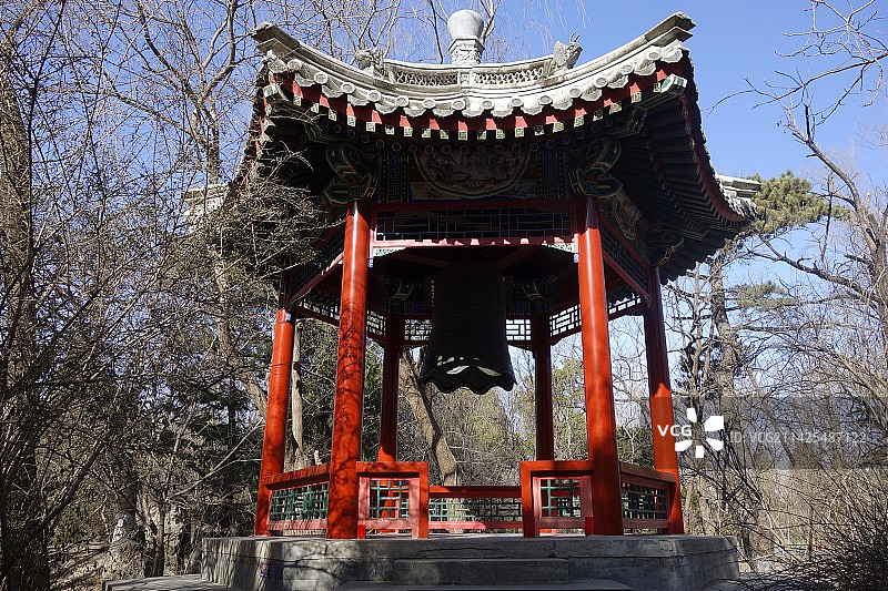 清华大学的闻亭风景图片素材