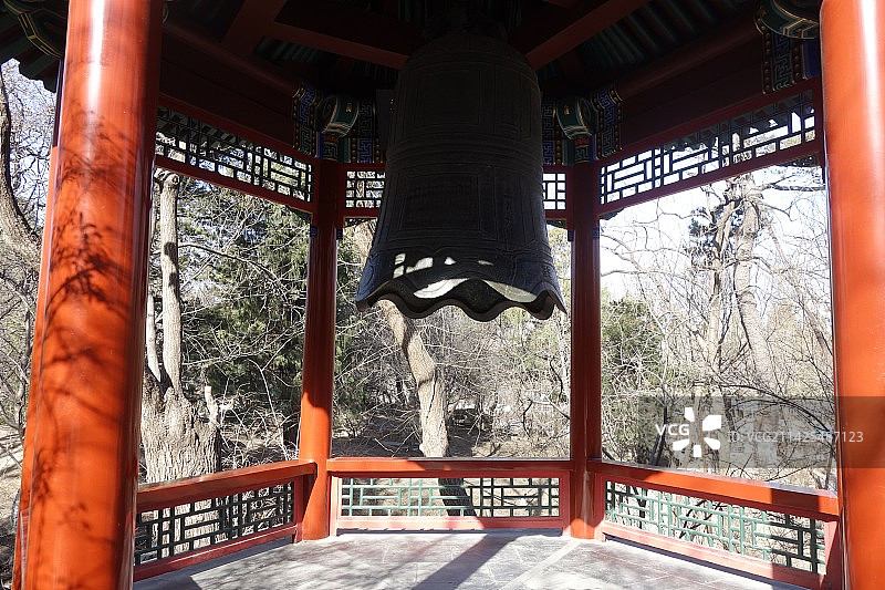 清华大学的闻亭风景图片素材