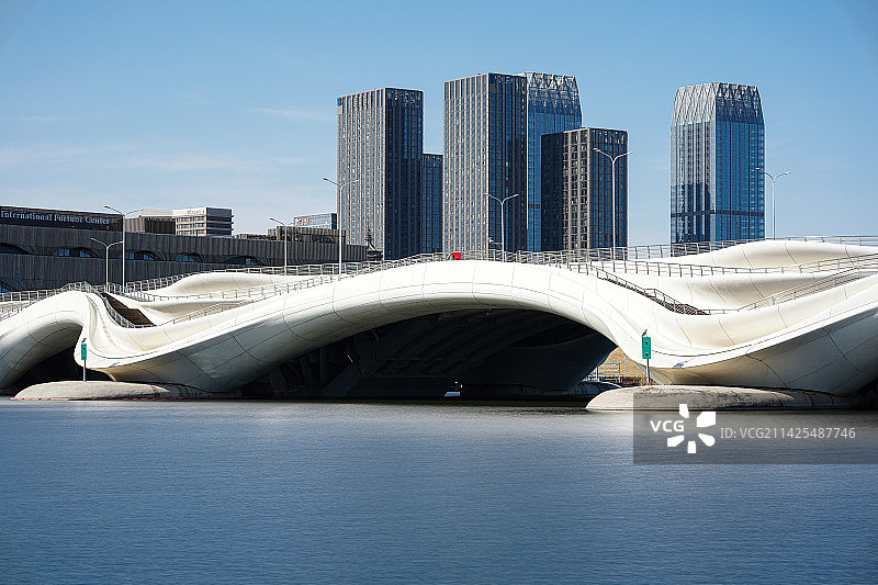 千荷泻露桥，运河商务区图片素材