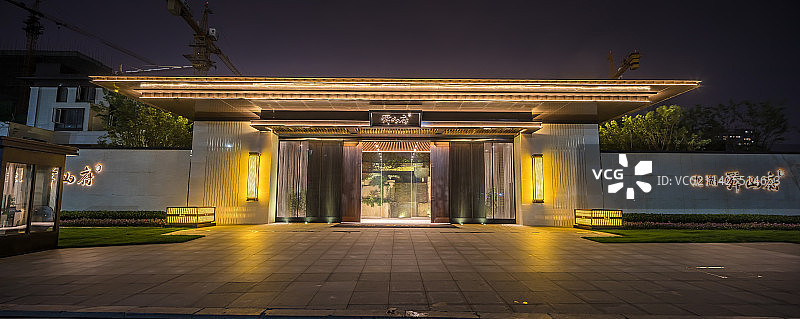 别墅大门口图片素材